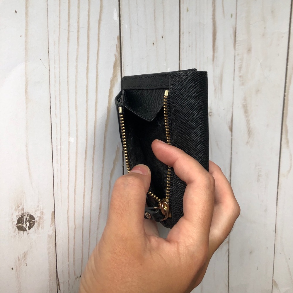 Authentic KATE SPADE WALLET! - Picture 5 of 7